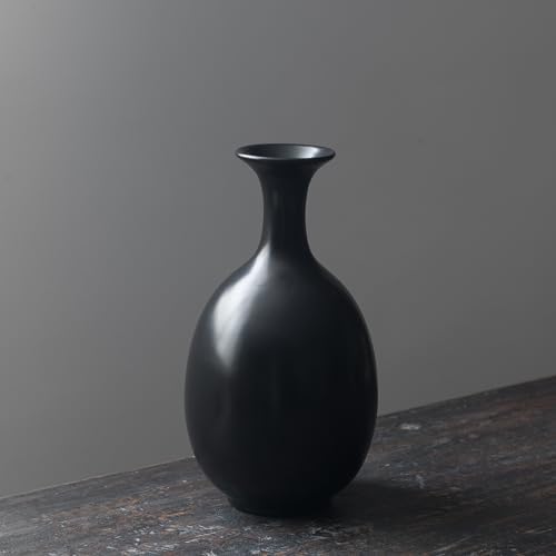 Black Ceramic Vase with Dried Flowers for Modern Decor