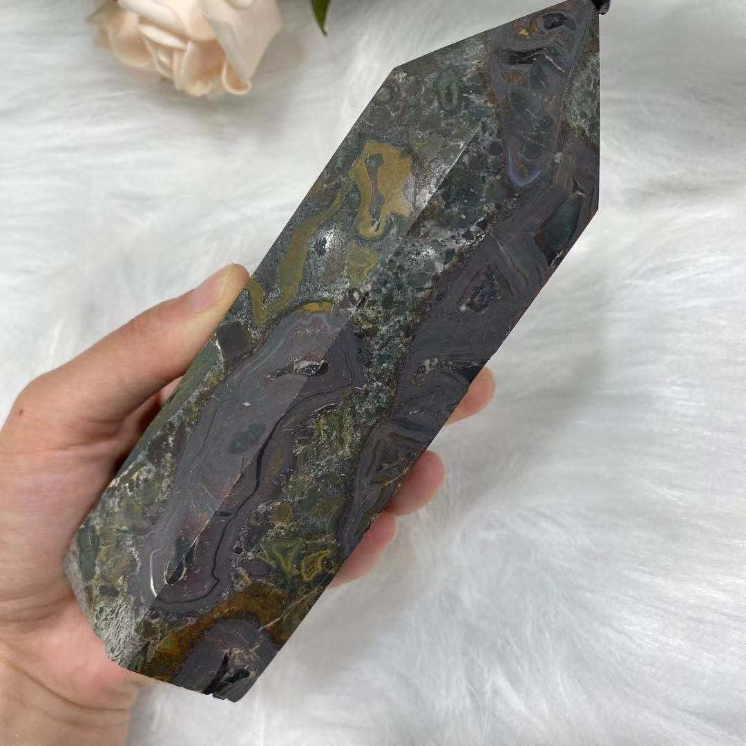 PEKMAR Natural Lily Crystal Quartz Obelisk for Home Decor