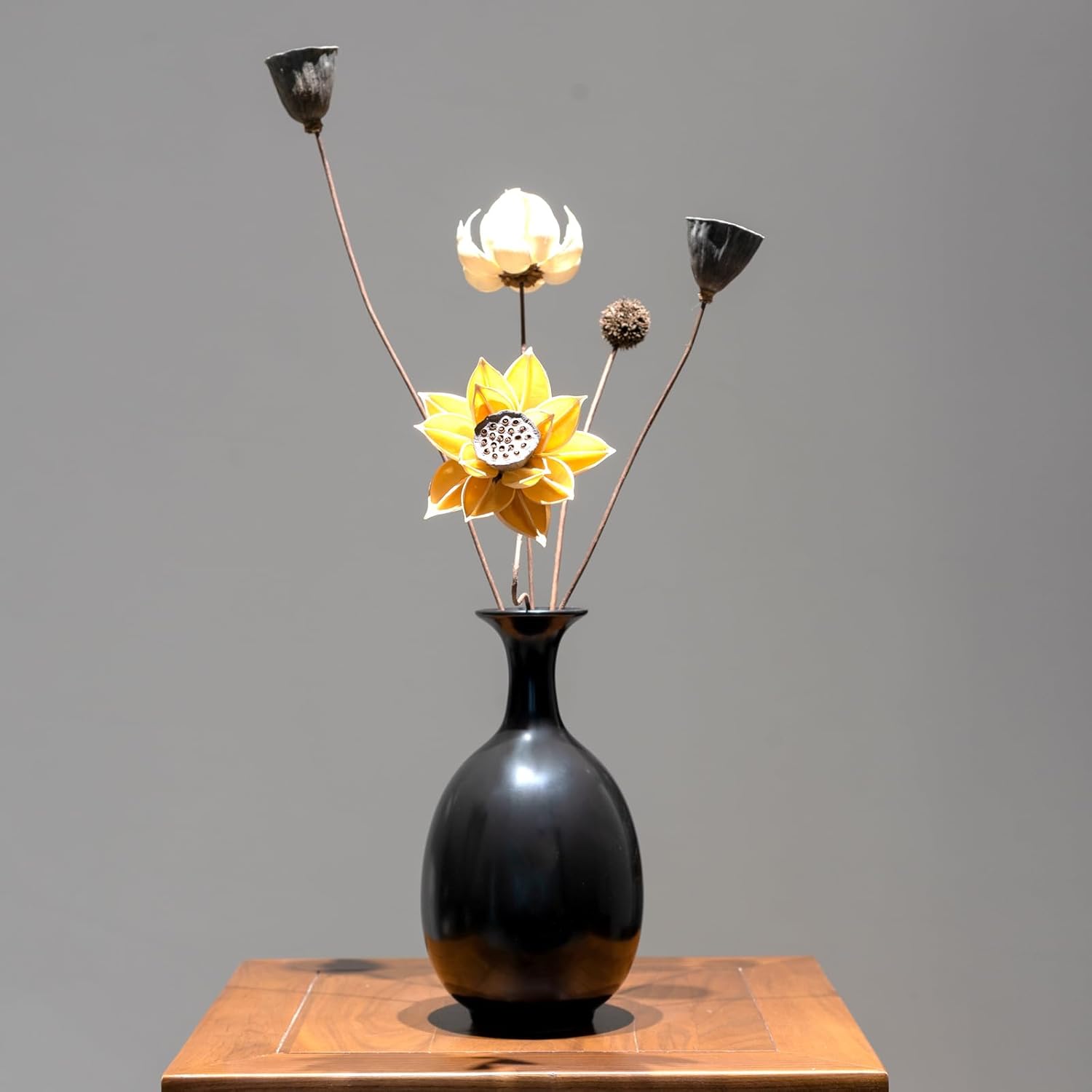 Black Ceramic Vase with Dried Flowers for Modern Decor