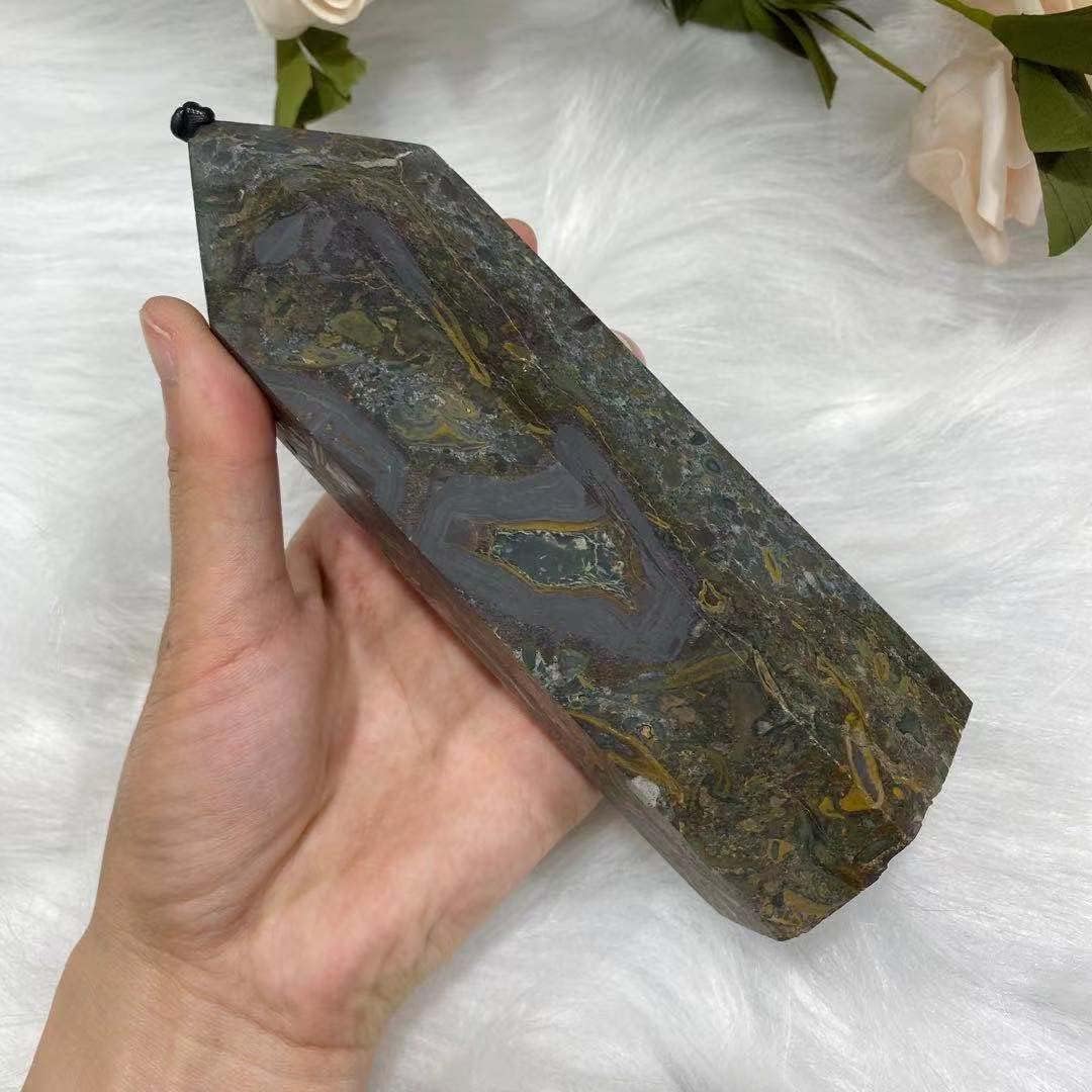 PEKMAR Natural Lily Crystal Quartz Obelisk for Home Decor