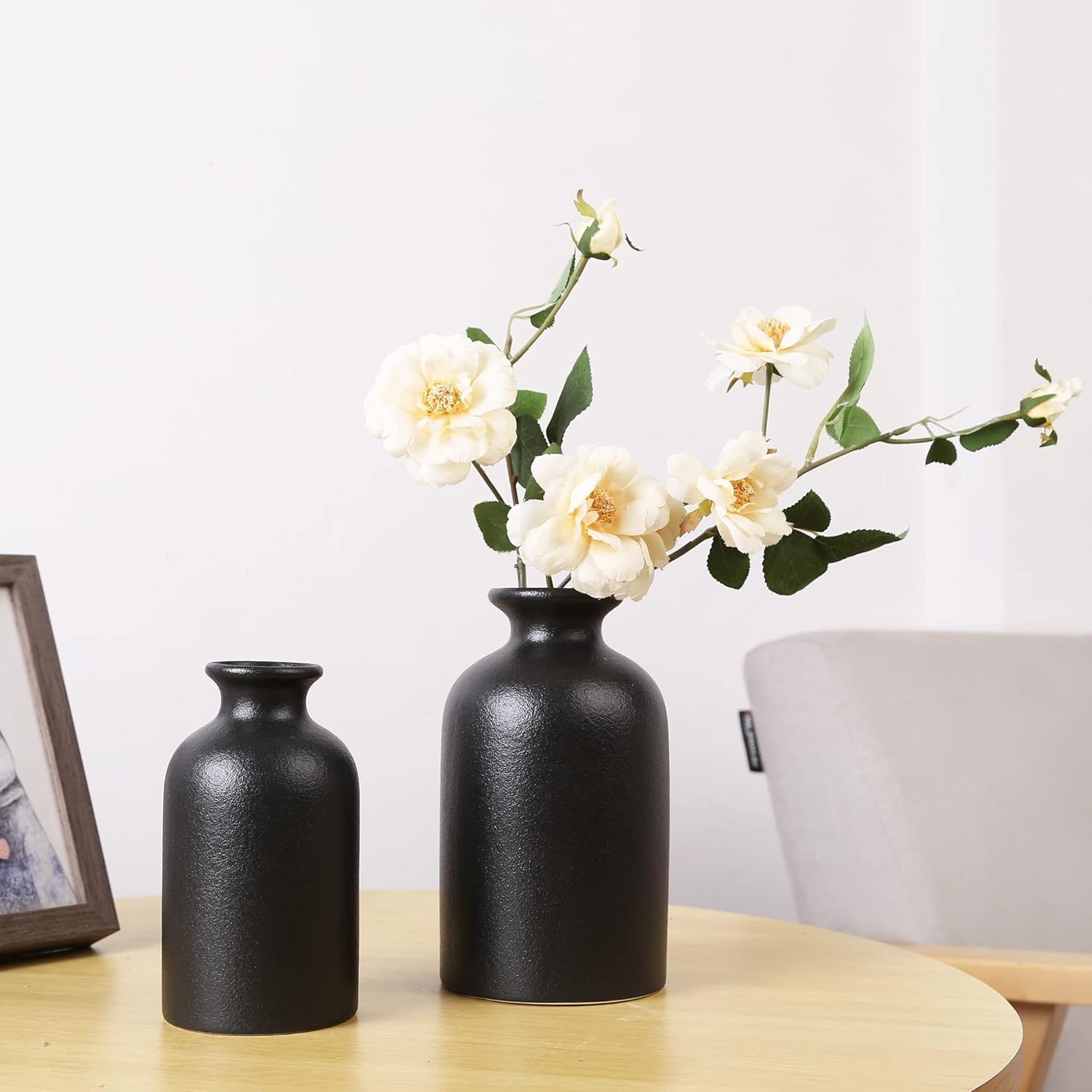 Stylish Ceramic Dry Flower Vase for Home Decoration