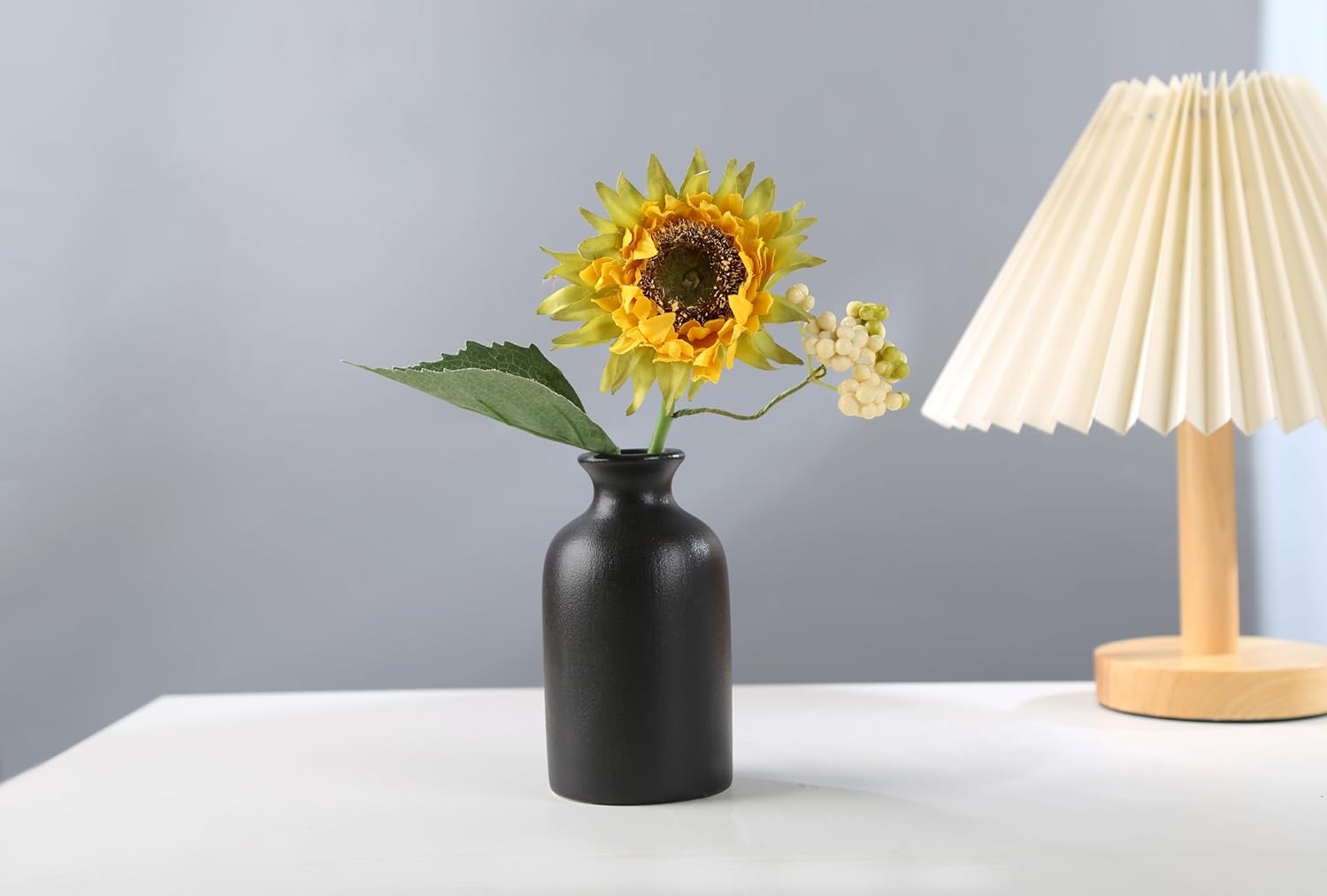White Ceramic Vase for Home Decoration