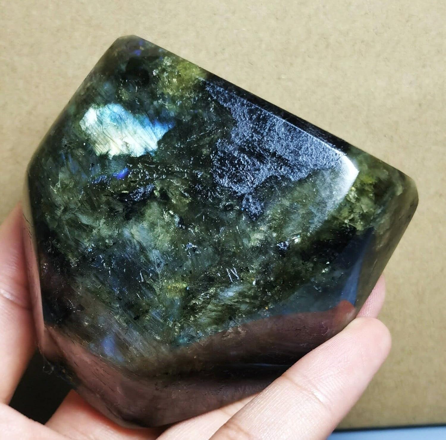 NOVAGEM Blue Flash Labradorite Reiki Stone with Spectrolite